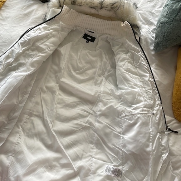 NEW Ladies DKNY Insulated Winter Coat - Picture 7 of 7